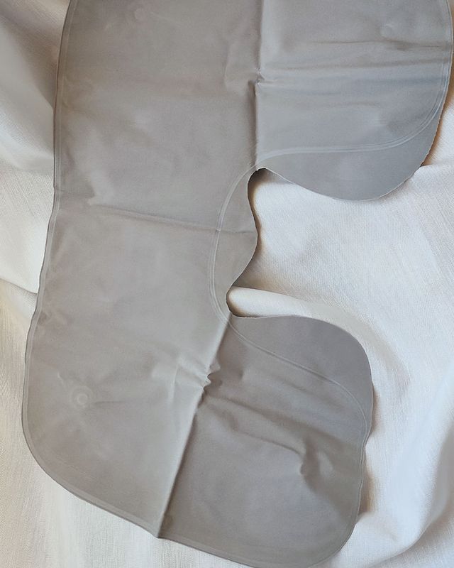 Almofada Insuflável Cinzenta para Viagem ou Praia