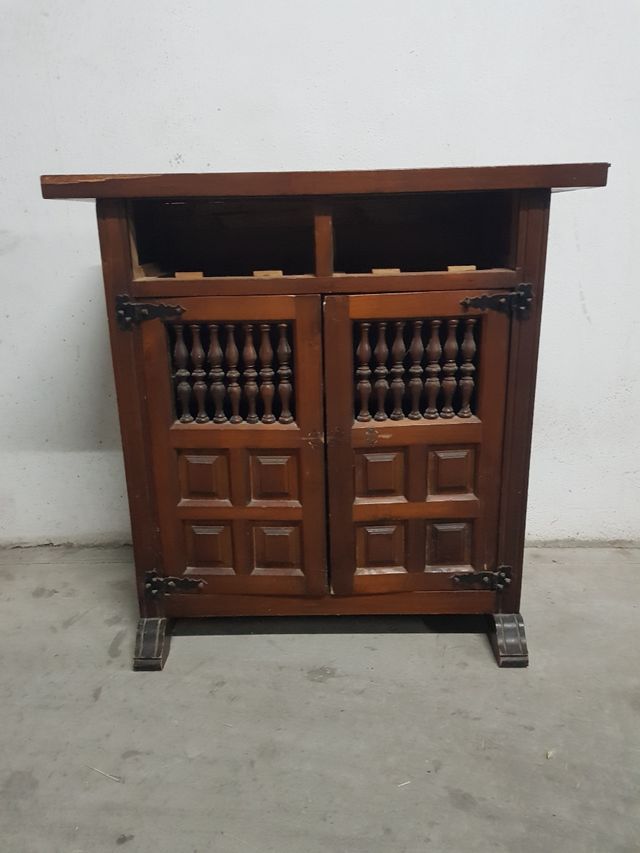 Credenza castigliana in vendita