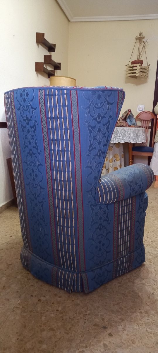 Coppia di poltrone con orecchini