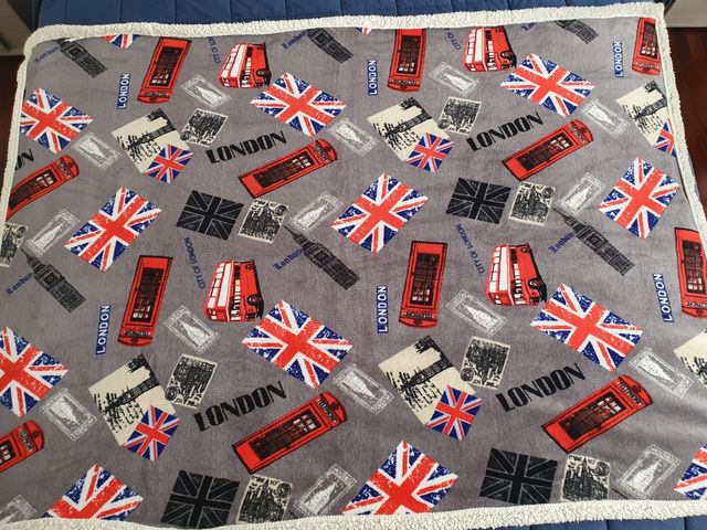 Coperta in pile disegno London 