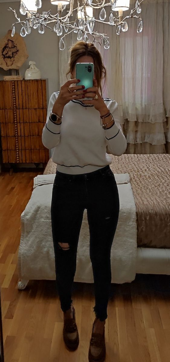 Pantalón vaquero pitillo negro rotos