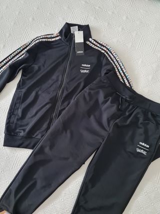 Chándal Adidas Pokémon talla 11-12