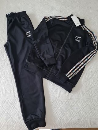 Chándal Adidas Pokémon talla 11-12