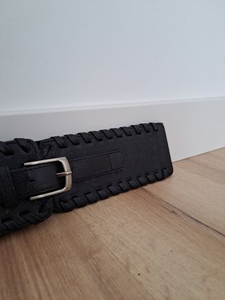Cinturón ancho negro