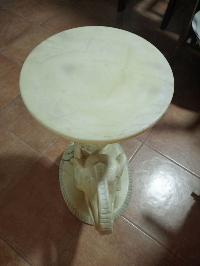 Bonito elefante de mármol