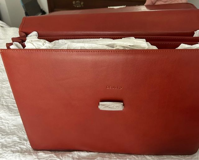 Maletin de piel nuevo