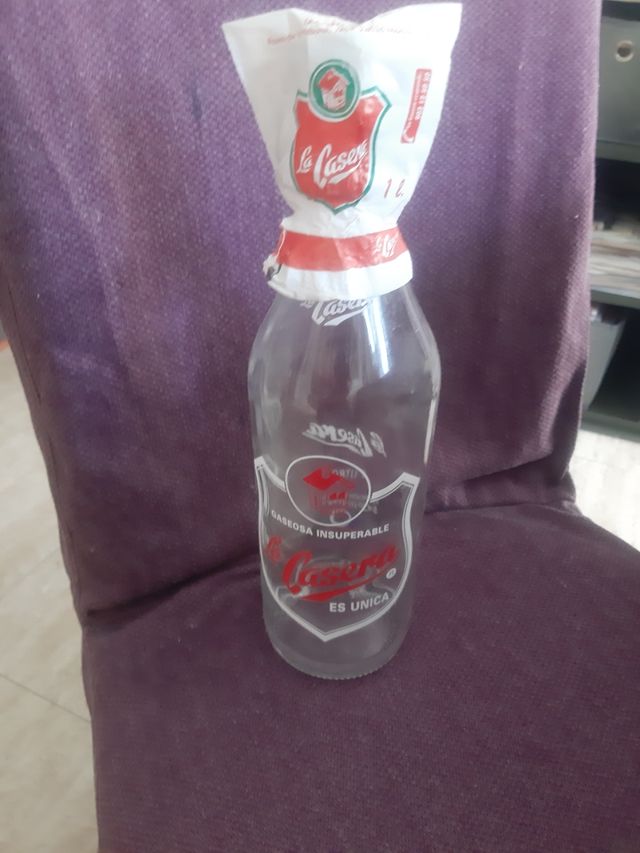 Botella casera con su capucha original