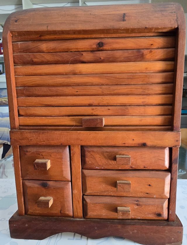 Porta gioie in legno