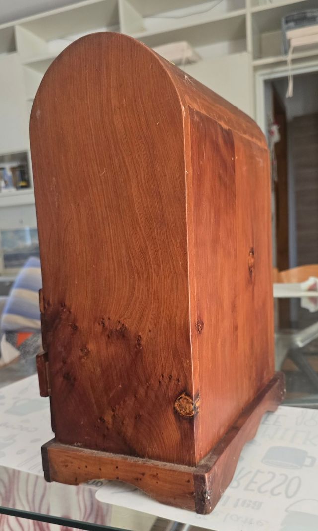 Porta gioie in legno