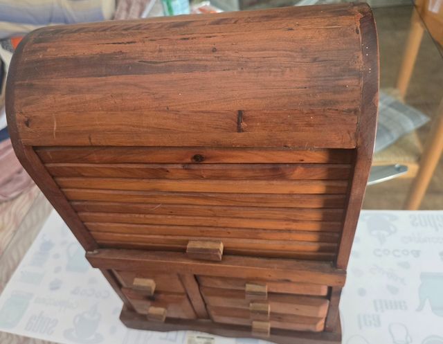 Porta gioie in legno