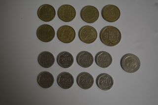 Monedas 100, 200 y 500 pesetas
