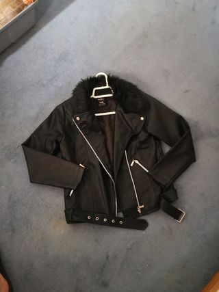 Chaqueta negra de cuero