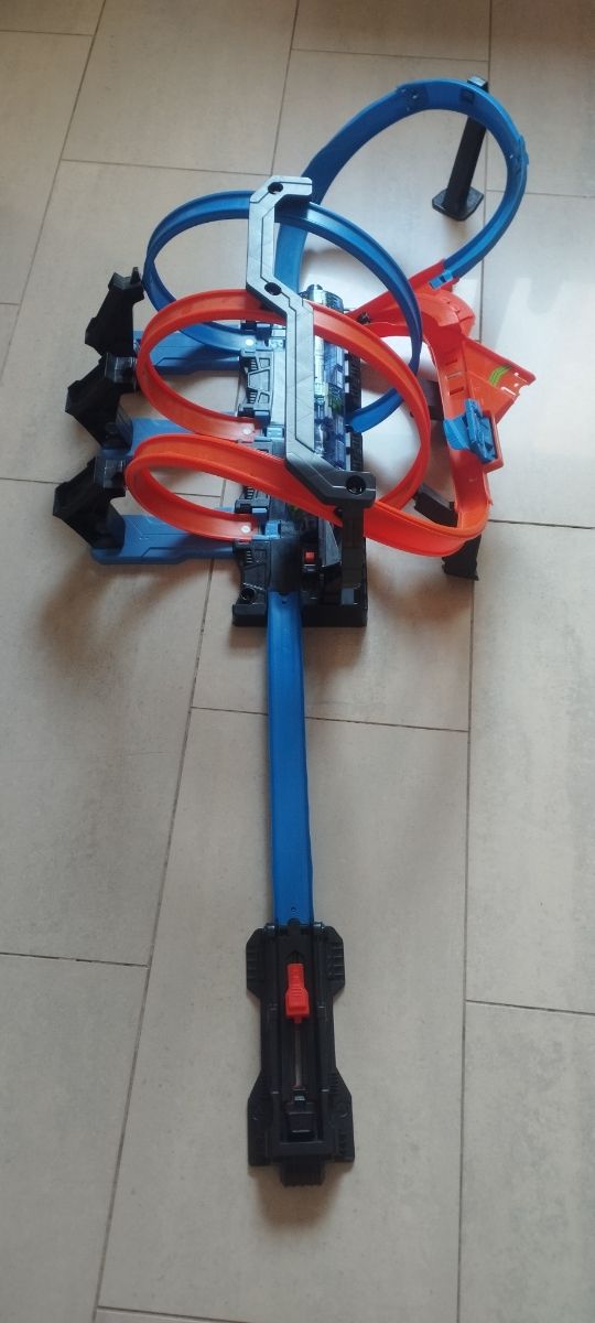 Hot Wells triple looping