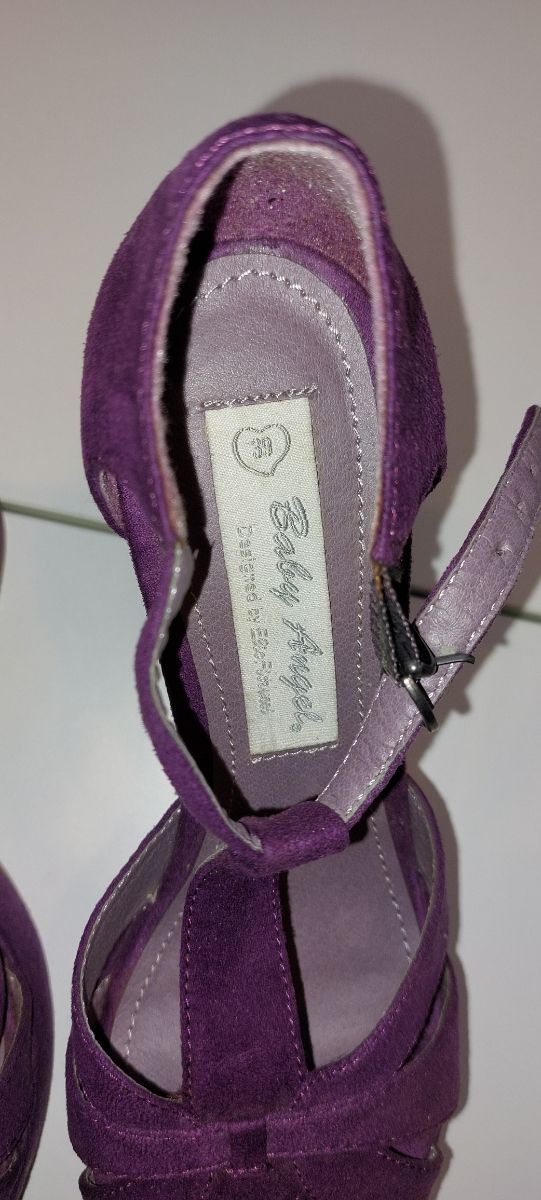 Scarpe con tacco viola