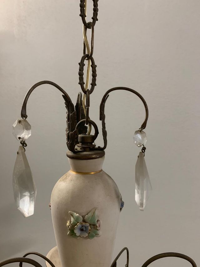 Lampadario d'epoca in porcellana