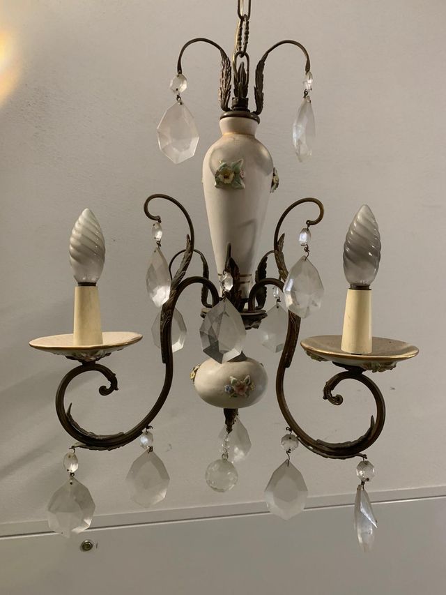 Lampadario d'epoca in porcellana