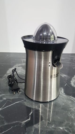 Exprimidor automático Russell Hobbs.