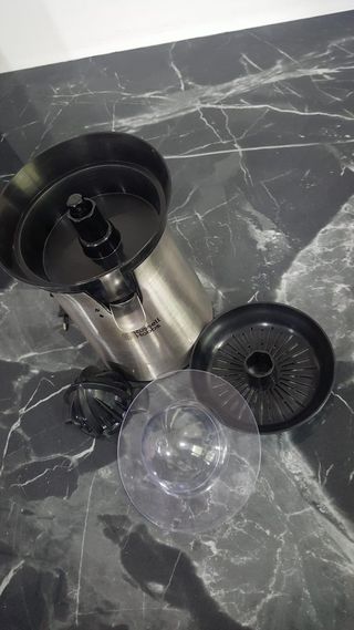 Exprimidor automático Russell Hobbs.