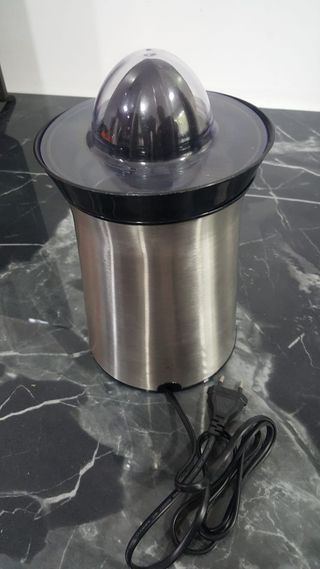 Exprimidor automático Russell Hobbs.
