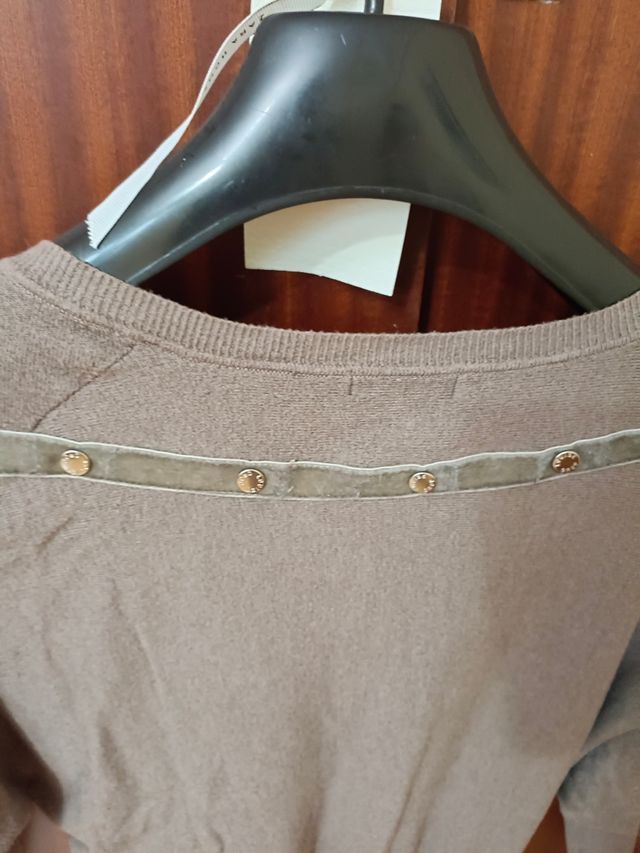 Sudadera marrón claro