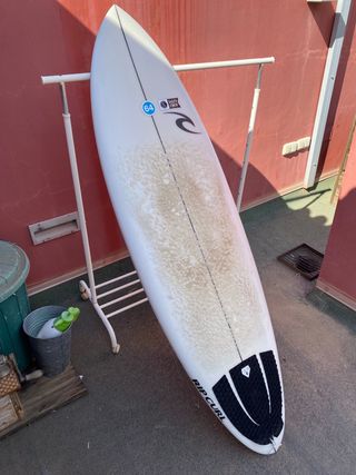 Tabla surf Ripcurl  6’3”x21”x3”+quillas+grip