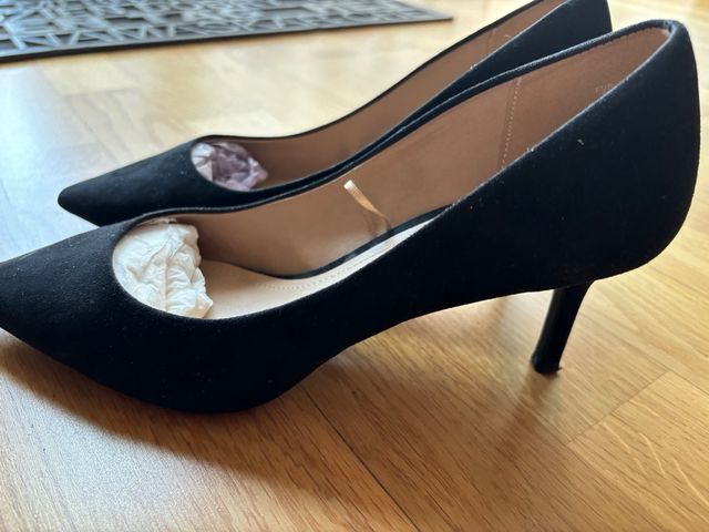 Zapatos salon de tacon negro ante