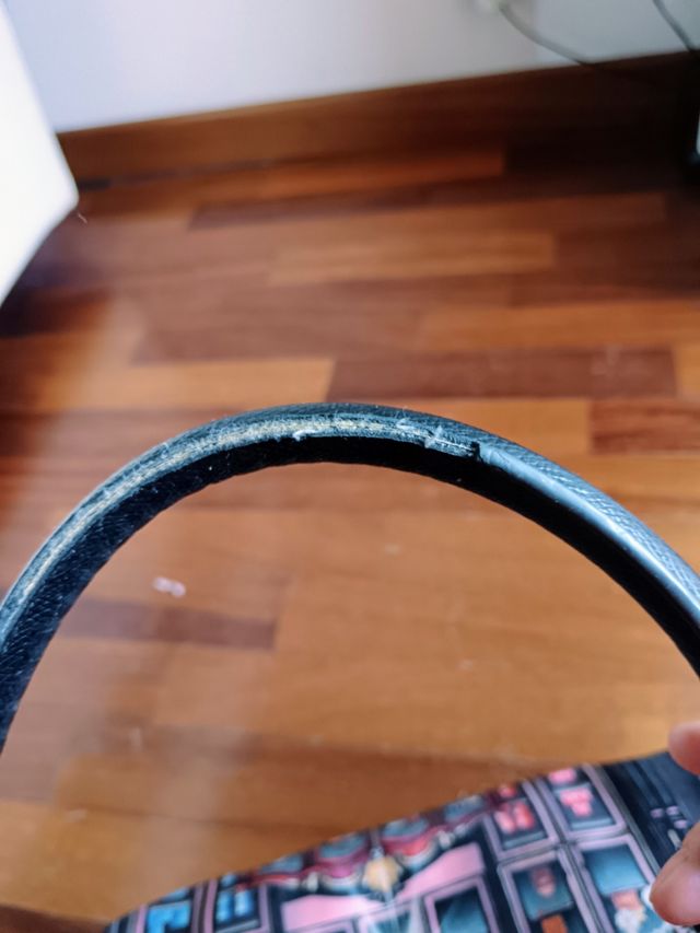 Borsa shopping fantasia su fondo nero