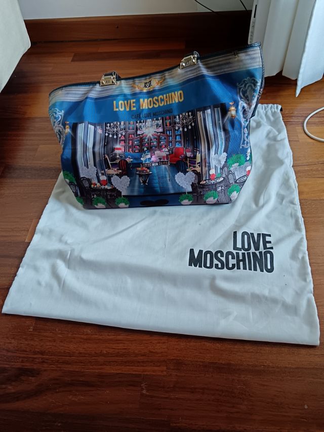 Borsa shopping fantasia su fondo nero