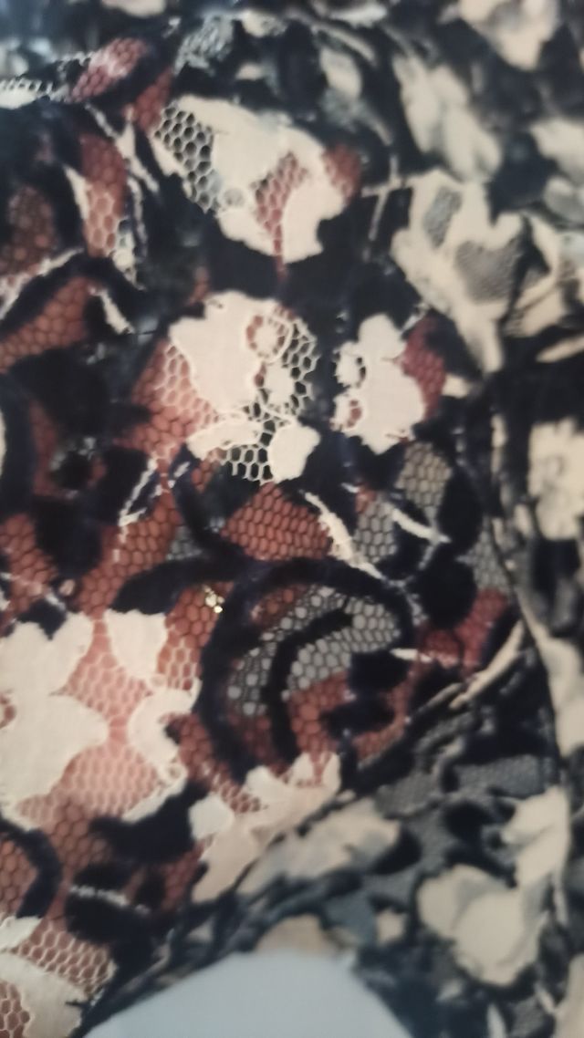 Canottiera pizzo spalla larga taglia M