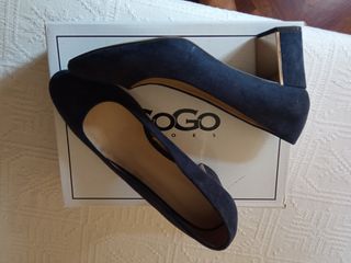 Zapato de salón. Marca PARFOIS de antelina. Ta.39 