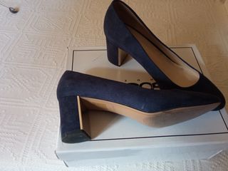 Zapato de salón. Marca PARFOIS de antelina. Ta.39 