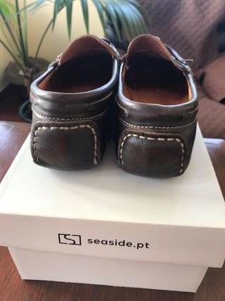 Mocassins castanhos em pele genuina - 37