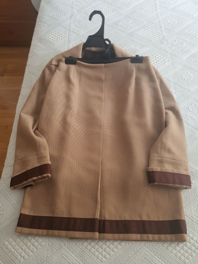 Traje chaqueta con falda