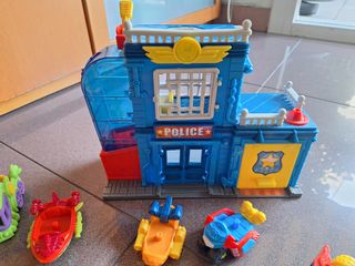 PACK SUPERZINGS POLICIA Y MAS 100 FIGURAS