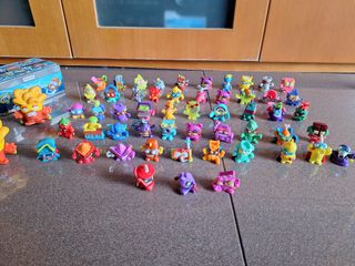 PACK SUPERZINGS POLICIA Y MAS 100 FIGURAS