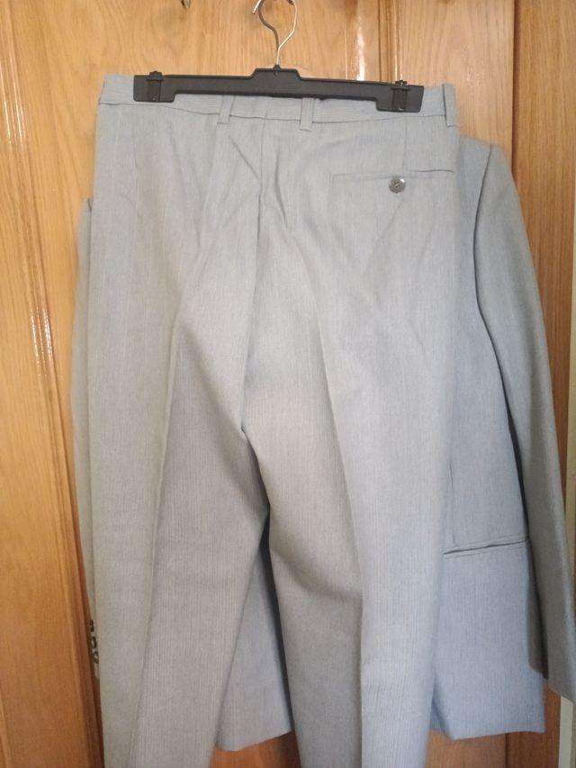 Traje caballero gris