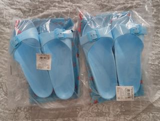 2 paia di ciabatte+borsa