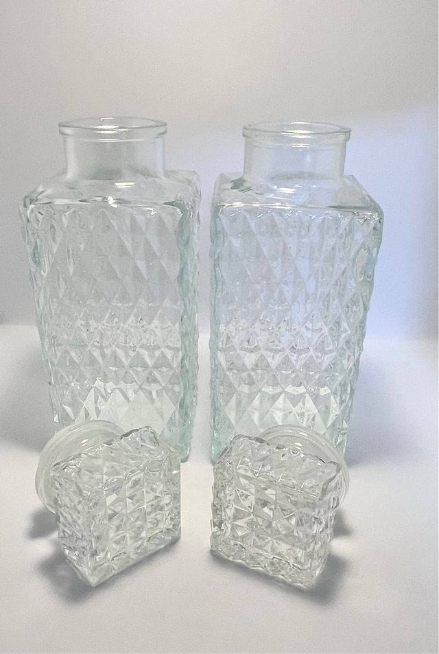 2 licoreras vintage de vidrio tallado