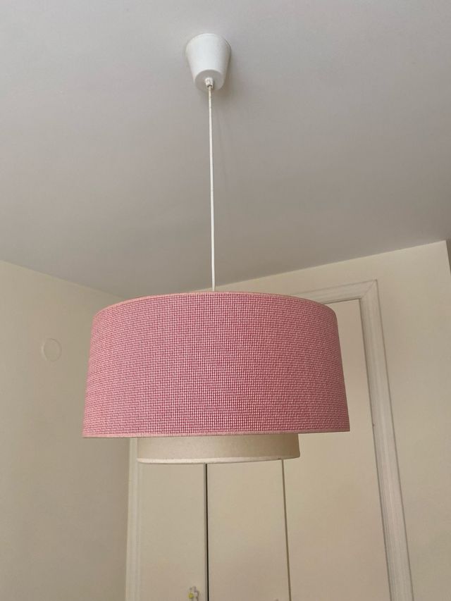 Lámpara techo roja y blanca