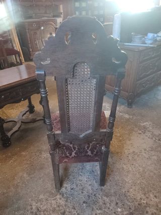 Seis sillas antiguas