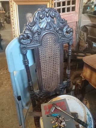 Seis sillas antiguas