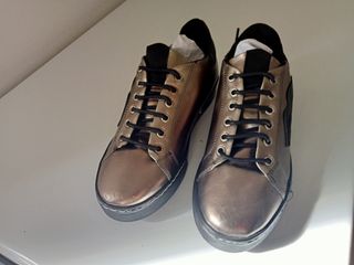 Scarpa donna AGO Italia numero 36.