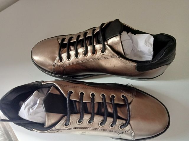 Scarpa donna AGO Italia numero 36.