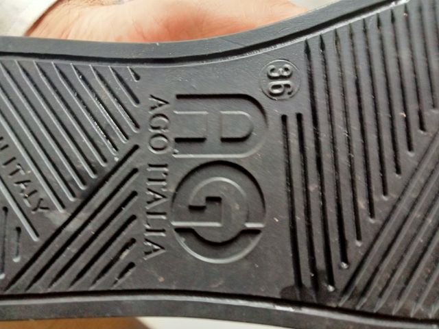Scarpa donna AGO Italia numero 36.
