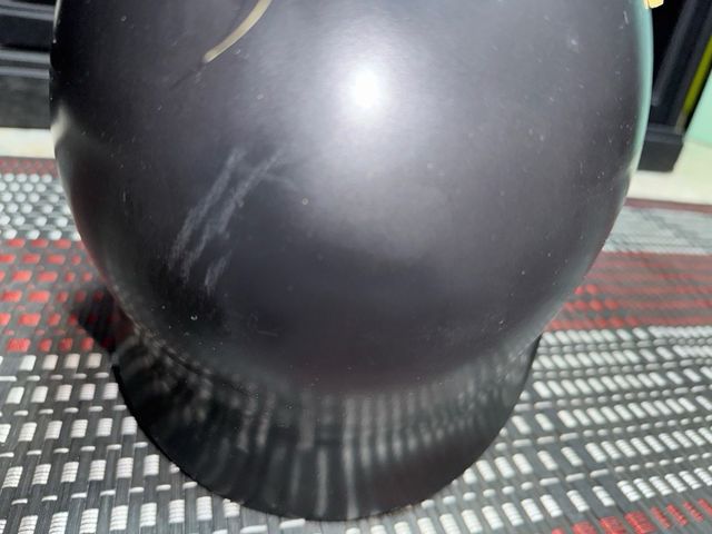 Casco griego corintio medieval con pluma