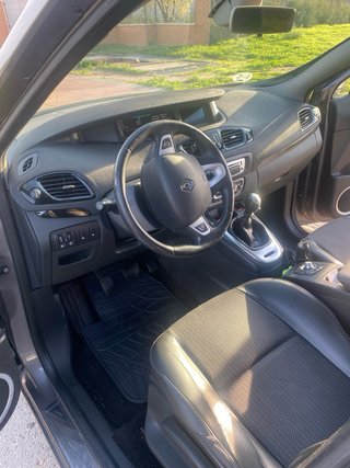 Renault Grand Scenic 2012