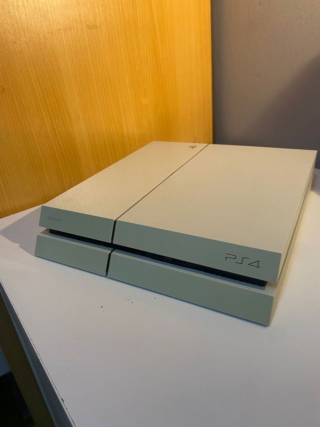 PlayStation 4 edición Blanca