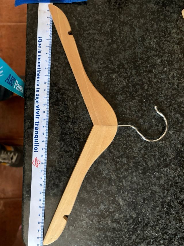 Perchas de madera para niño