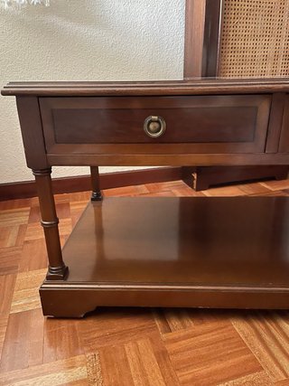 Mueble para televisor con ruedas