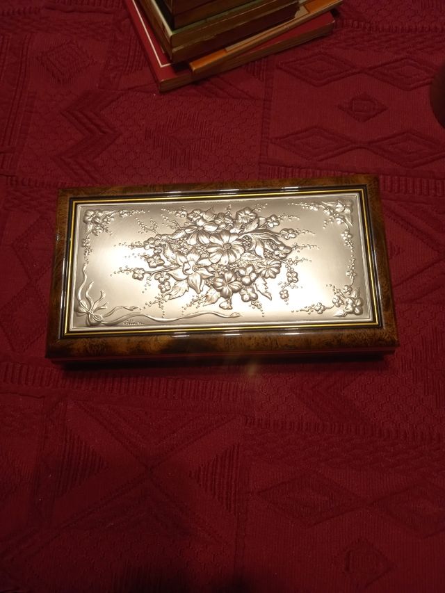 Cofanetto radica e argento